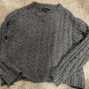 Women’s American Eagle XS Gray Knit Sweater